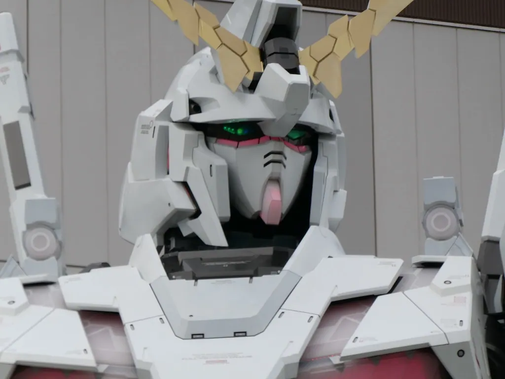 ガンダムの顔をズームした写真