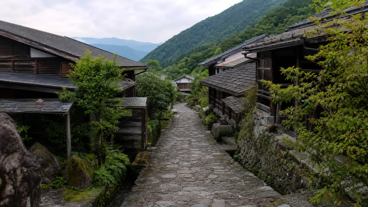 早川町の赤沢宿で、重要伝統的建造物群保存地区の石畳、講中宿の家並み、清水屋周辺を歩く散歩を紹介。公式情報をもとに、歴史、歩き方、アクセス時の注意点をまとめます。