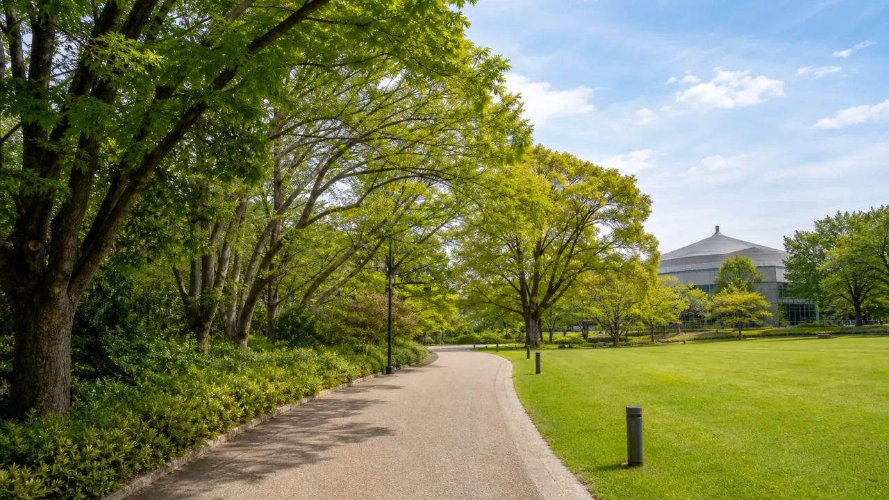 千葉市中央区の青葉の森公園で、里の森、彫刻の広場、県立中央博物館周辺をゆっくり歩く散歩ガイド。千葉寺駅から緑と文化を半日未満でつなげたい日に向いています。