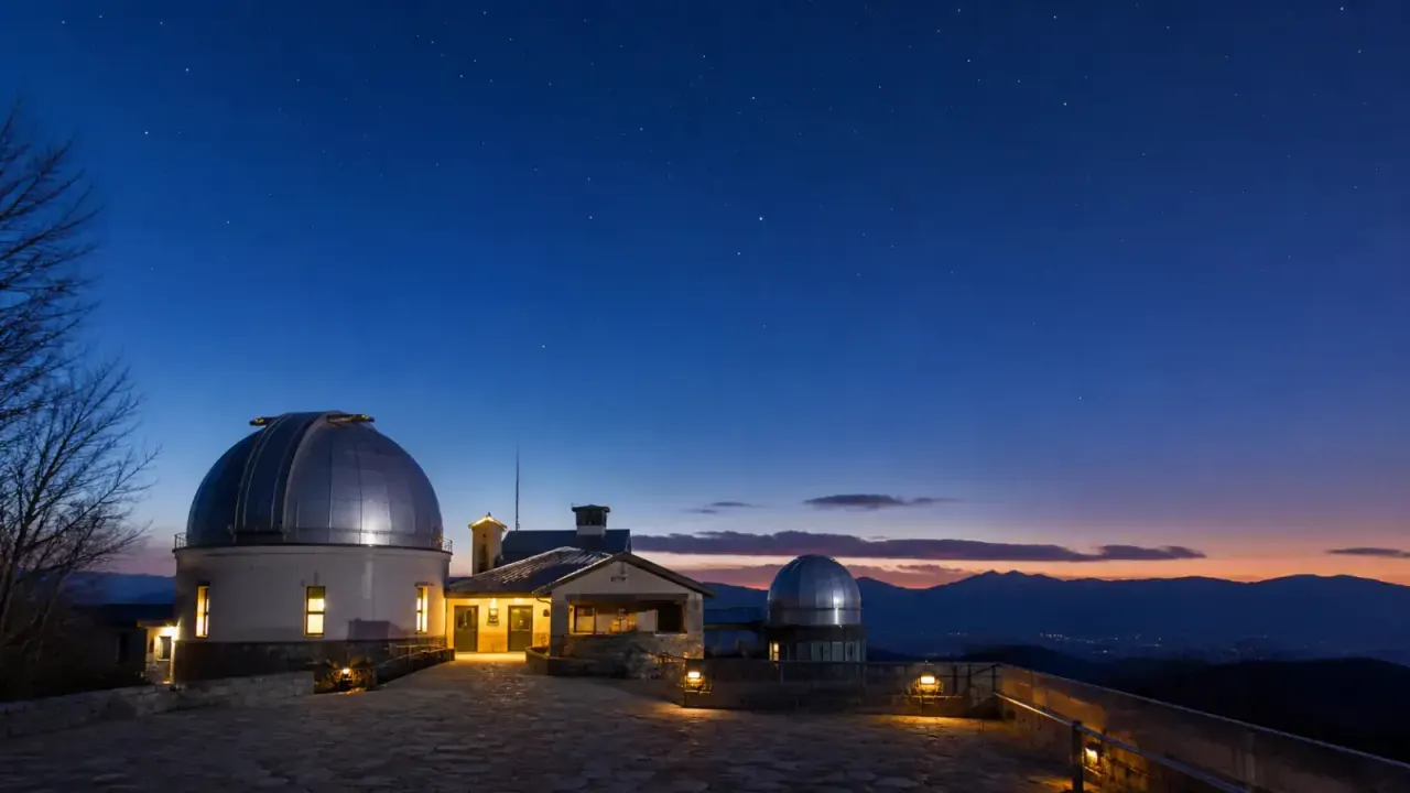 高山村のぐんま天文台と夕暮れの星空、山並みをイメージしたカバー画像