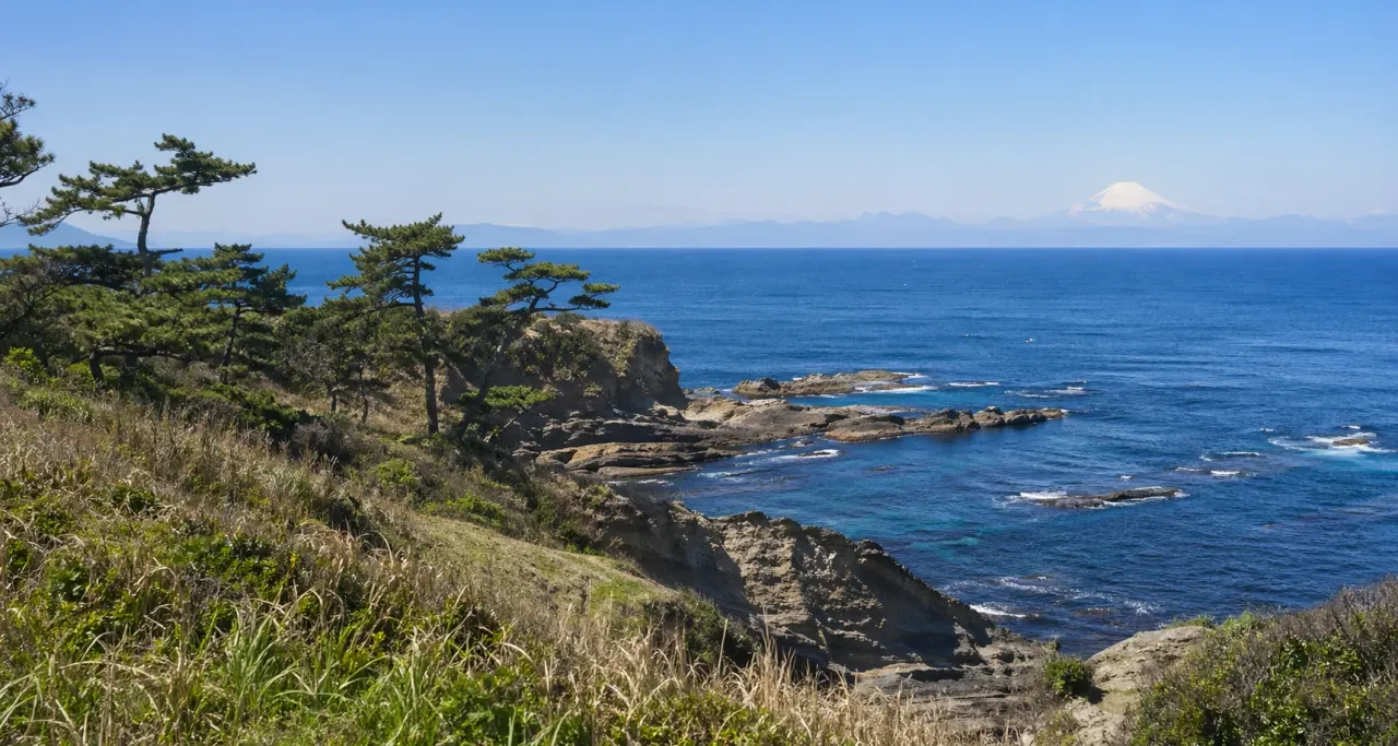 【三浦で海と岩礁にほどける】城ケ島公園の歩き方|展望台と松林を静かに味わう2時間