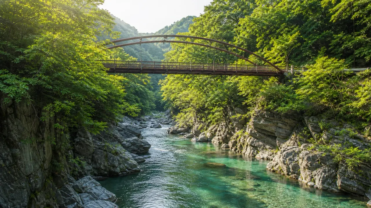 高津戸峡の渓谷、はねたき橋、渡良瀬川の水辺をイメージしたカバー画像