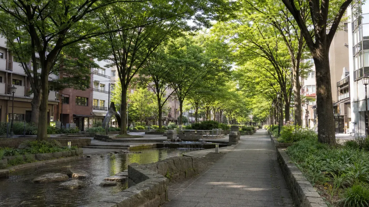 横浜市中区・南区にまたがる大通り公園を、関内から伊勢佐木長者町、阪東橋方面へつなぐ街中の緑道散歩として紹介します。
