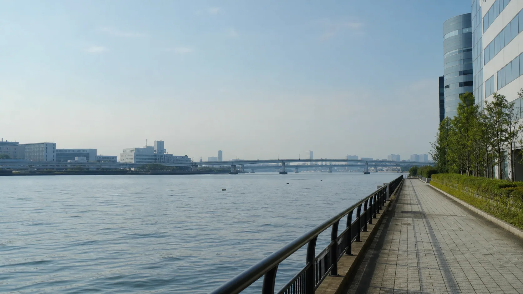 芝浦の水辺を歩く空気感のイメージ