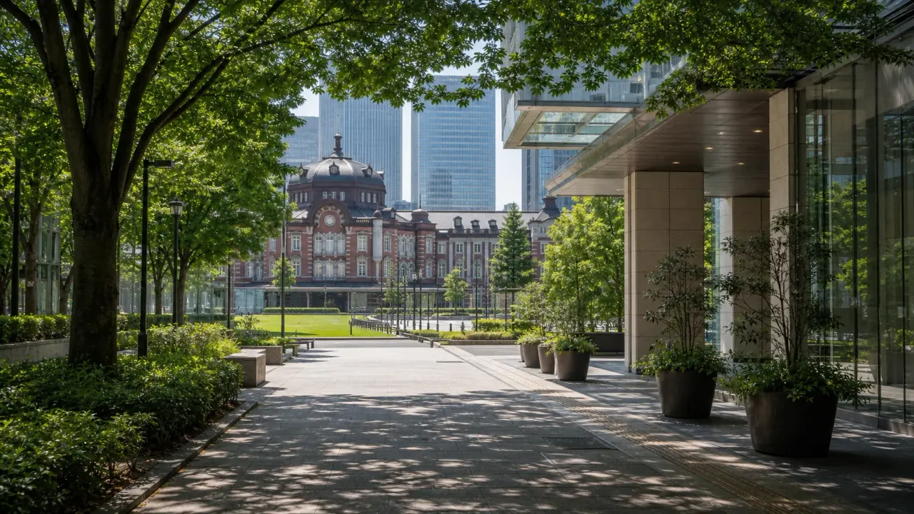 東京駅周辺で暑い日に散歩したい人向けに、丸の内の屋内動線、日陰、無料休憩、短時間で切り上げる考え方を整理します。